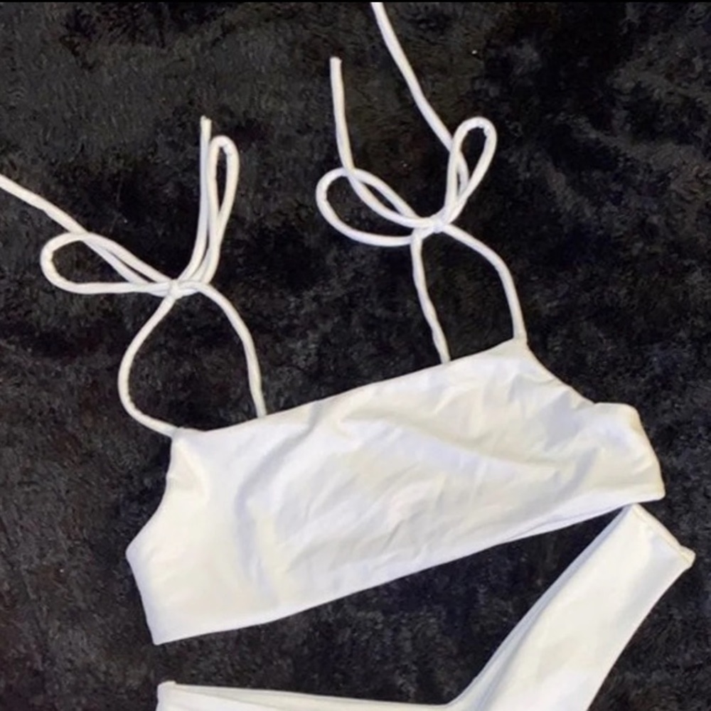 Blackbough stacy shoulder tie bikini top